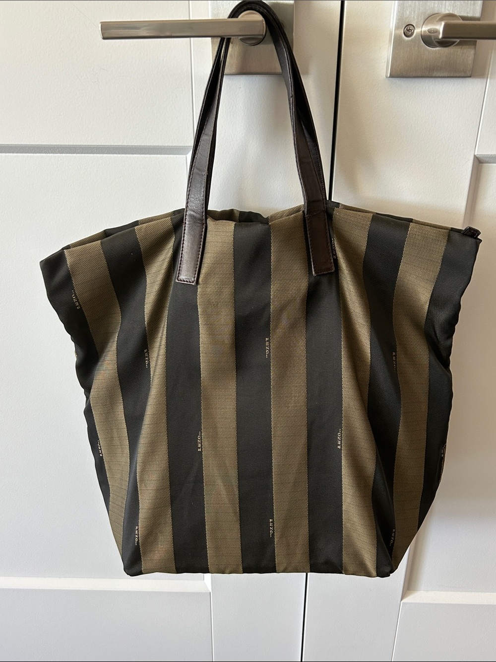 Fendi Pequin Foldable Tote | w/ Insert| Zip Top | Classic Stripe - Picture 2 of 16